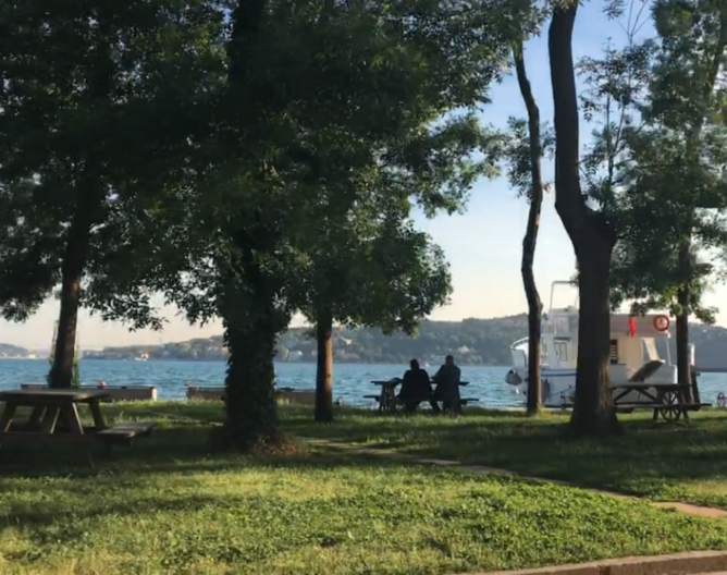 <p>Bosporus view at Kundura Sinema, Beykoz, Istanbul. photo Elif Temizkan
</p>